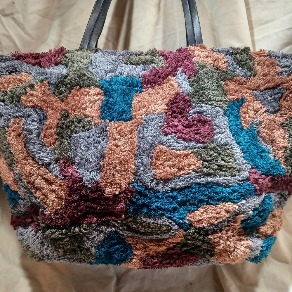 Zara Basic Rug Tote - image 8